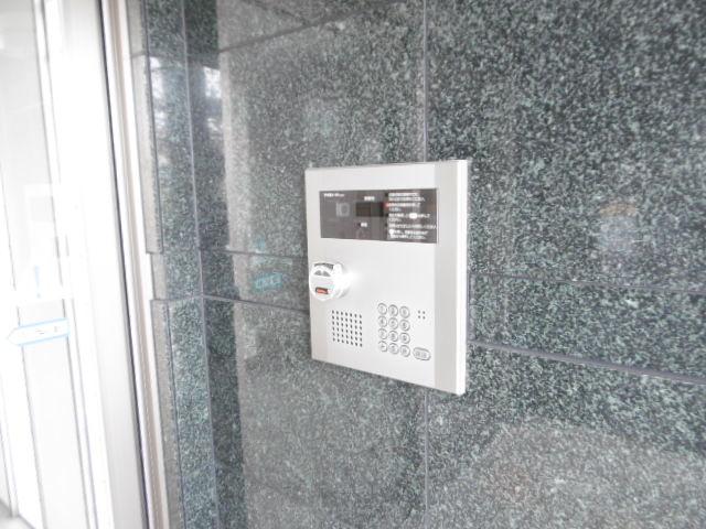 その他　オートロック付きの物件です。