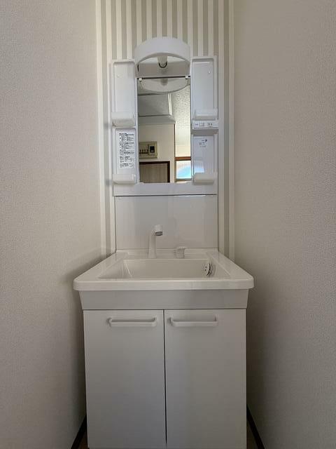 洗面設備　同タイプの内観イメージです。