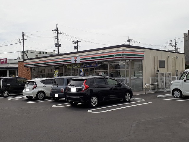 コンビニ　セブンイレブン熊本近見6丁目店（コンビニ）まで408m