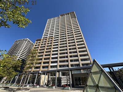 建物外観　オートロックで外部の人間が簡単に出入りできないため安心です。