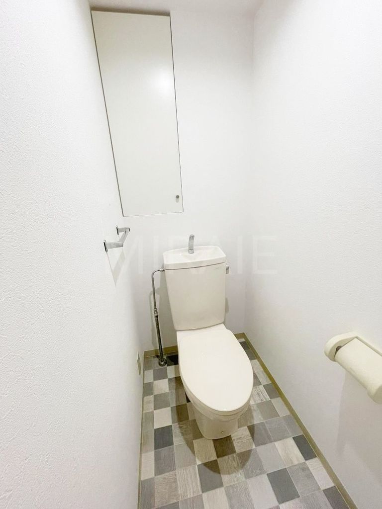 トイレ　別部屋参考画像です