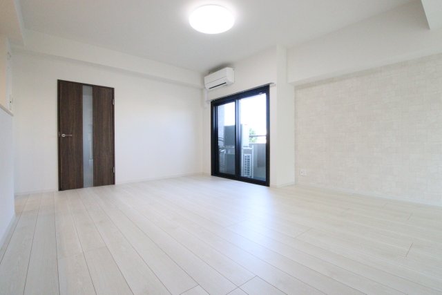 居室・リビング　※別室の参考写真になります。