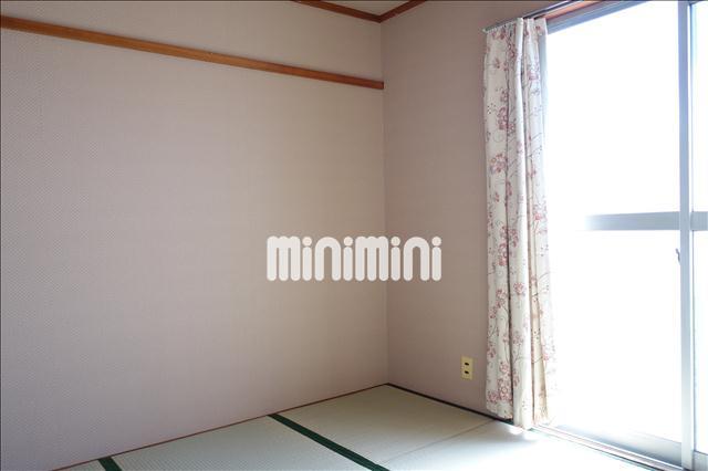 居室・リビング　明るい和室