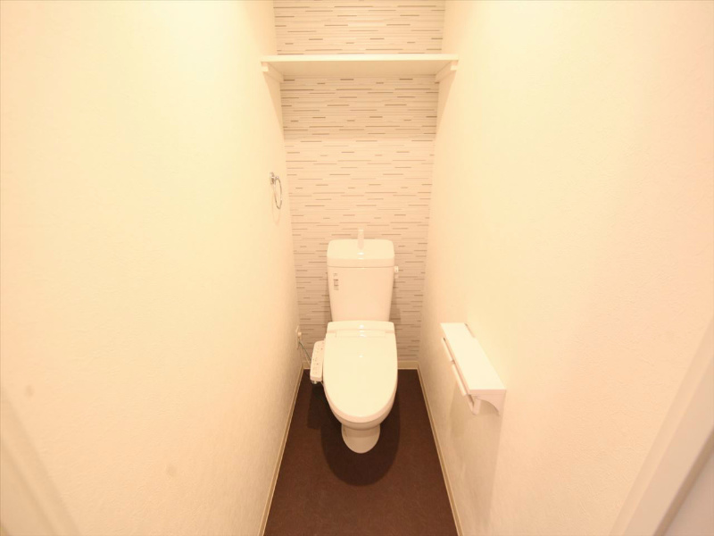 トイレ　温水洗浄便座付トイレ