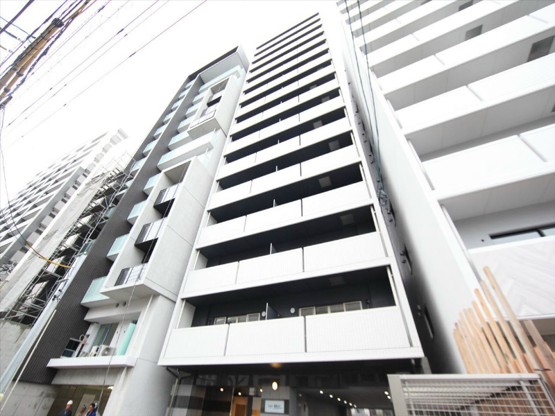 建物外観　外観　防犯カメラ付　オートロック　宅配ＢＯＸ　外壁タイル張り