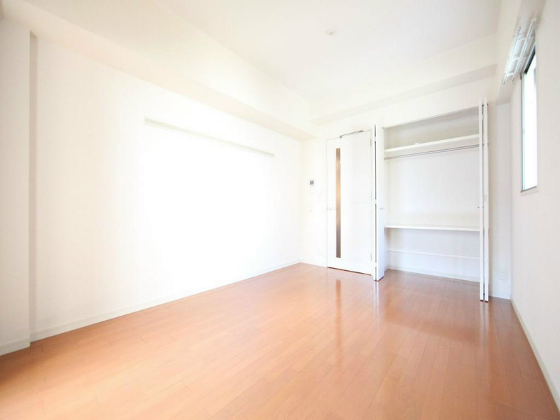 その他部屋・スペース　洋室8.4帖　クローゼット（収納充実してます）