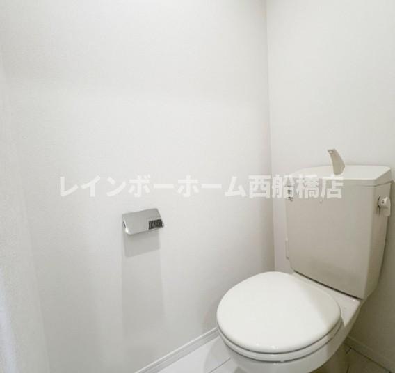 トイレ　写真は同物件の別部屋になります。