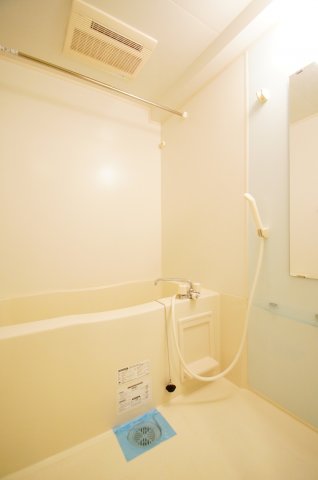 バス・シャワールーム　「バス・トイレ別です」