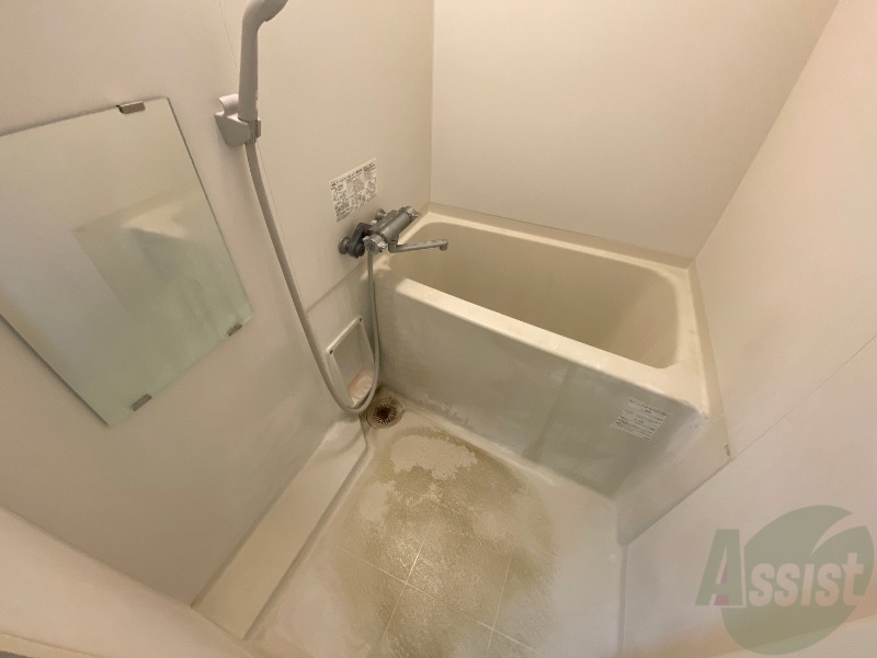 バス・シャワールーム　お風呂になります。一日の疲れを癒してくださいね。