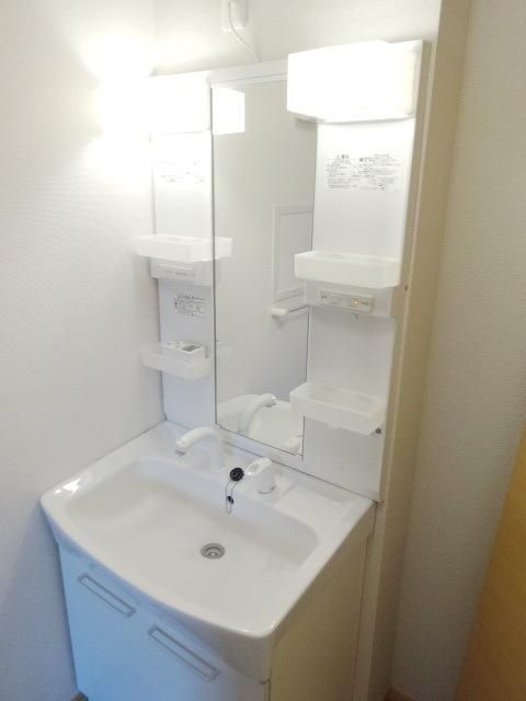 洗面設備　洗髪洗面化粧台・室内洗濯機置場あり