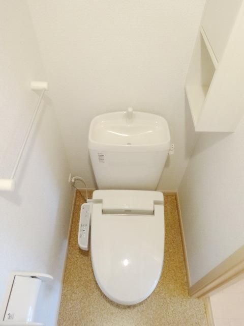 トイレ　温水洗浄便座