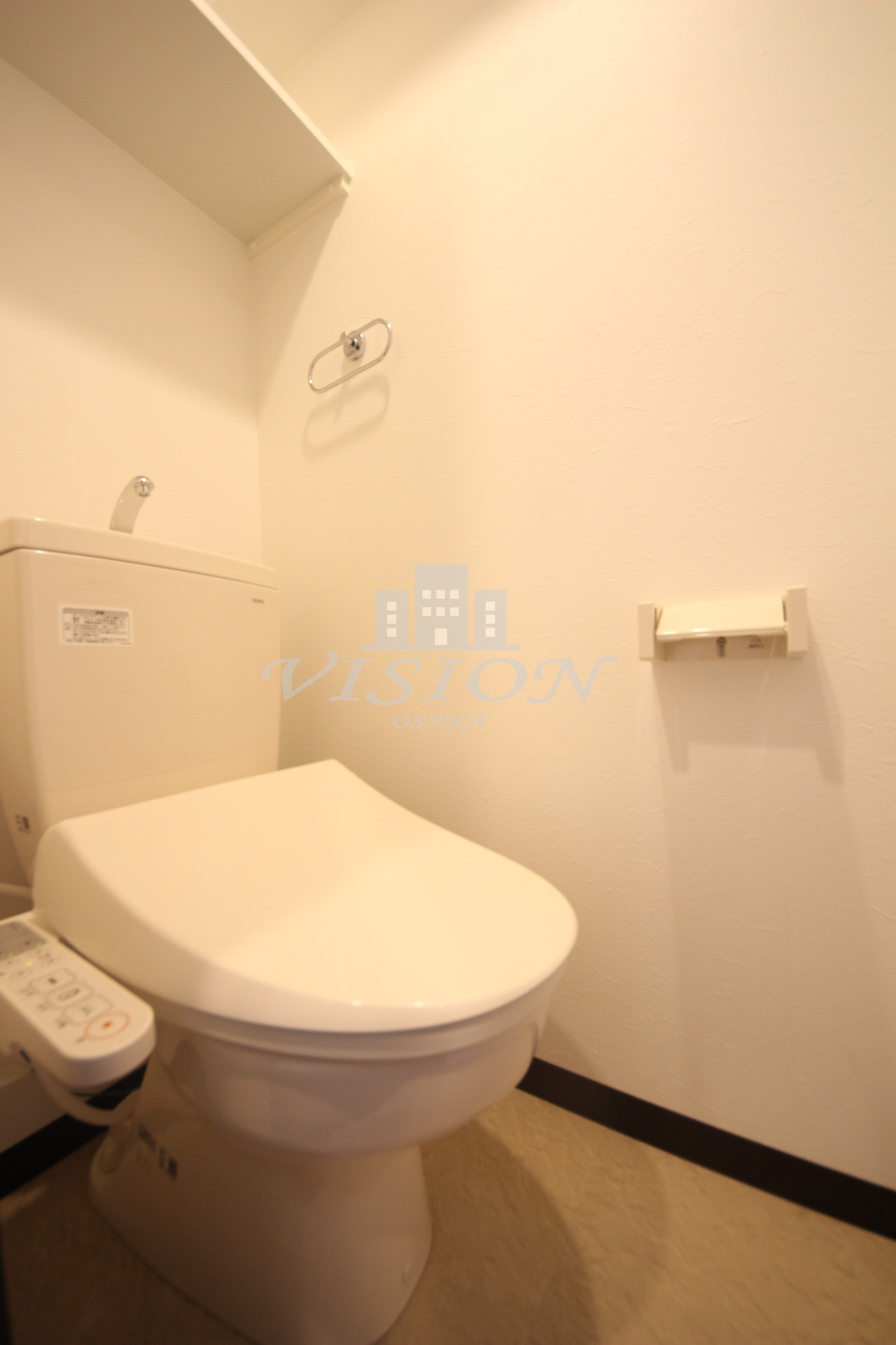 地下鉄御堂筋線 新大阪駅 徒歩5分 15階建 築6年のトイレ写真