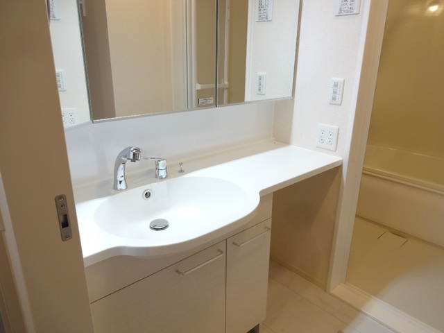 洗面設備　３０６　洗髪洗面化粧台