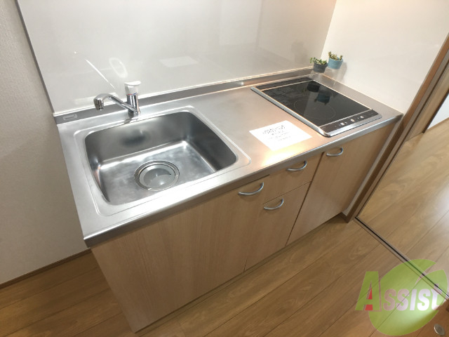 キッチン　キッチンは二口ＩＨ付き。料理スペースも充実。