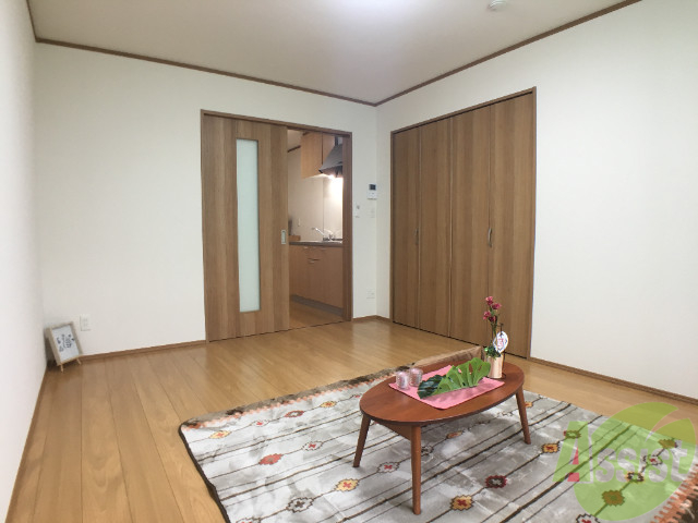 その他部屋・スペース　白と茶色がベースになっている要ある感じのお部屋。