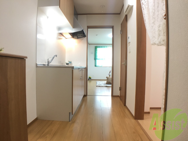 玄関　玄関から見てもキレイなフローリングが続いていますねー。