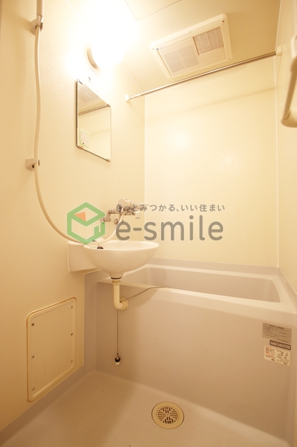 バス・シャワールーム　ゆったり過ごせるお風呂です