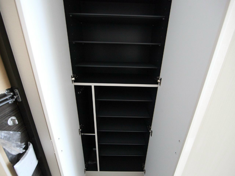 玄関　玄関　シューズボックス付（収納充実してます）