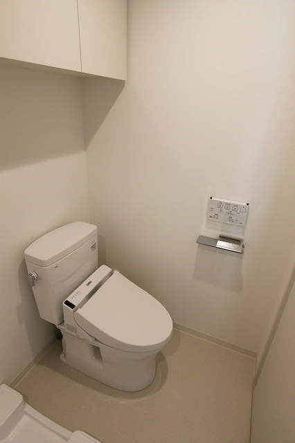 トイレ　温水洗浄便座