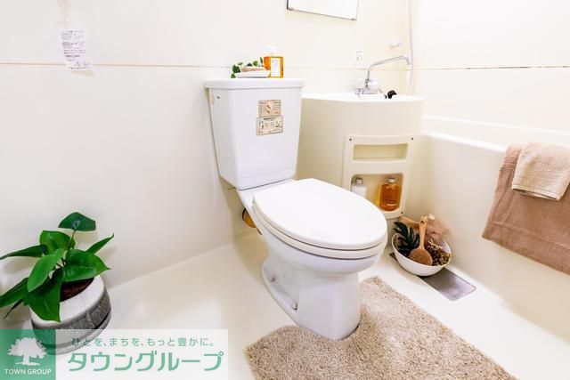 トイレ　※写真は同タイプ住戸です。