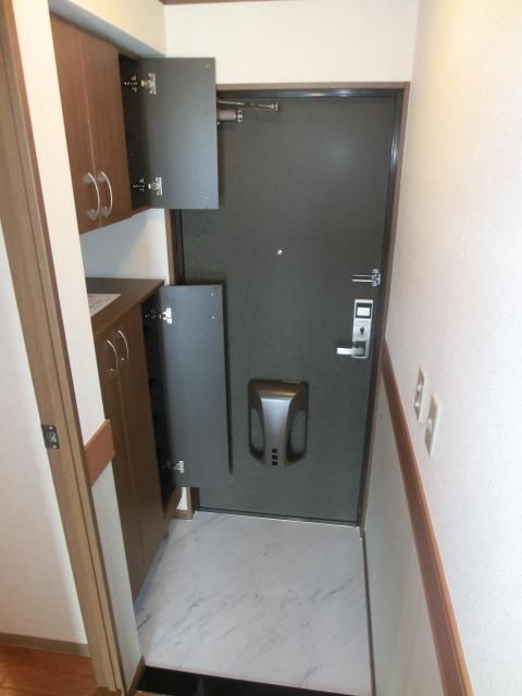 玄関　シューズボックス付玄関ルーム