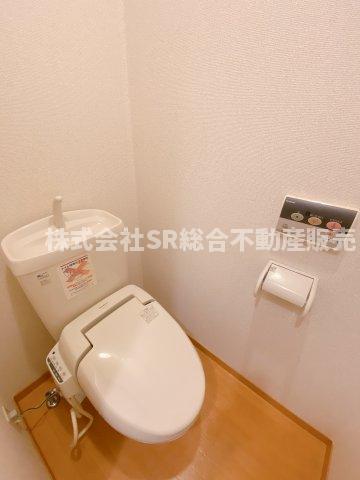 トイレ　温水洗浄便座♪これがあれは嬉しいですよね♪