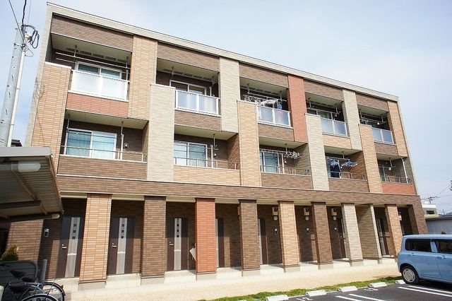 建物外観　サンモールIIのご紹介は住まいの窓口アソシエへ