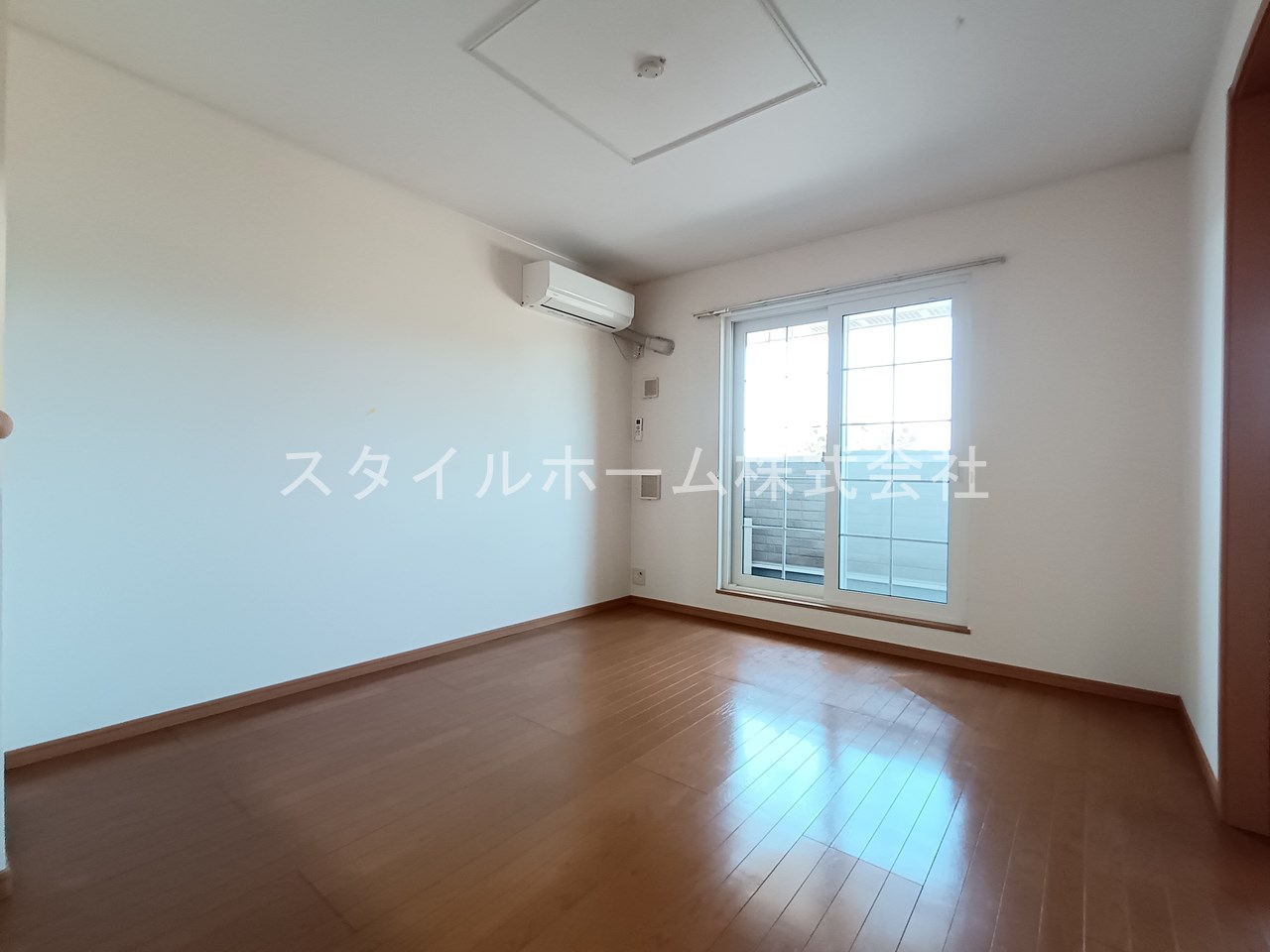 居室・リビング　別部屋写真です。