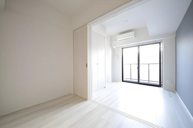 居室・リビング　☆明るい洋室☆