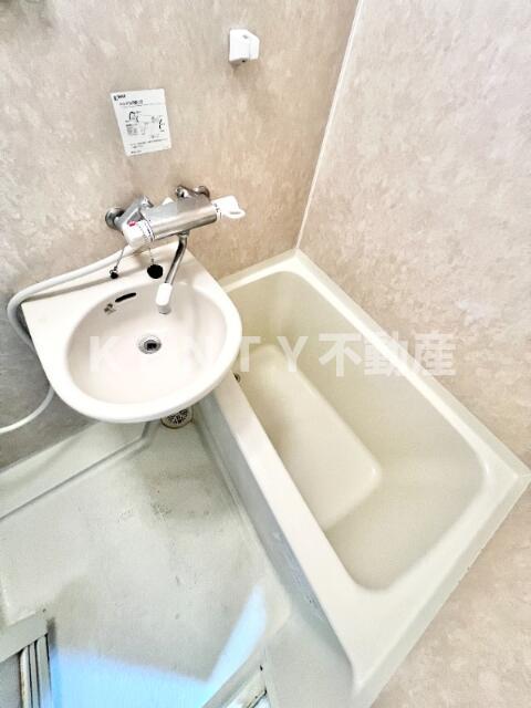 洗面設備　コンパクトで使いやすい洗面所