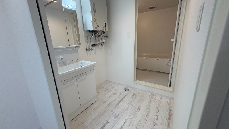 洗面設備　広々脱衣所