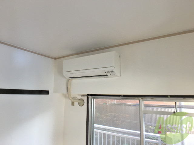 トイレ　エアコンもちゃんとついてるので室温管理はおまかせですね