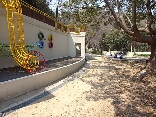 公園　諏訪山公園（公園）まで540m