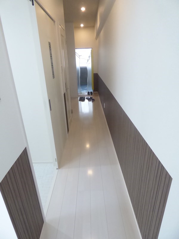 玄関　※同物件別部屋参考写真