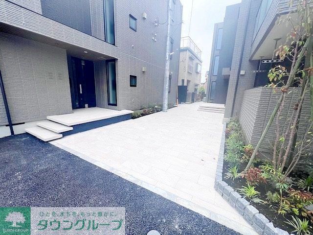 エントランス　庭