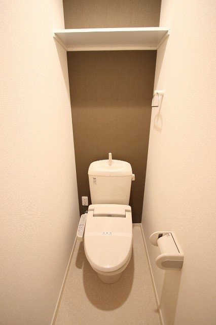 トイレ　同物件、別号室の写真