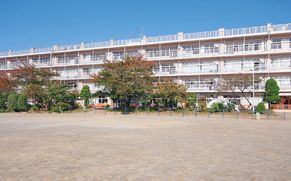 小学校　喜沢小（小学校）まで530m