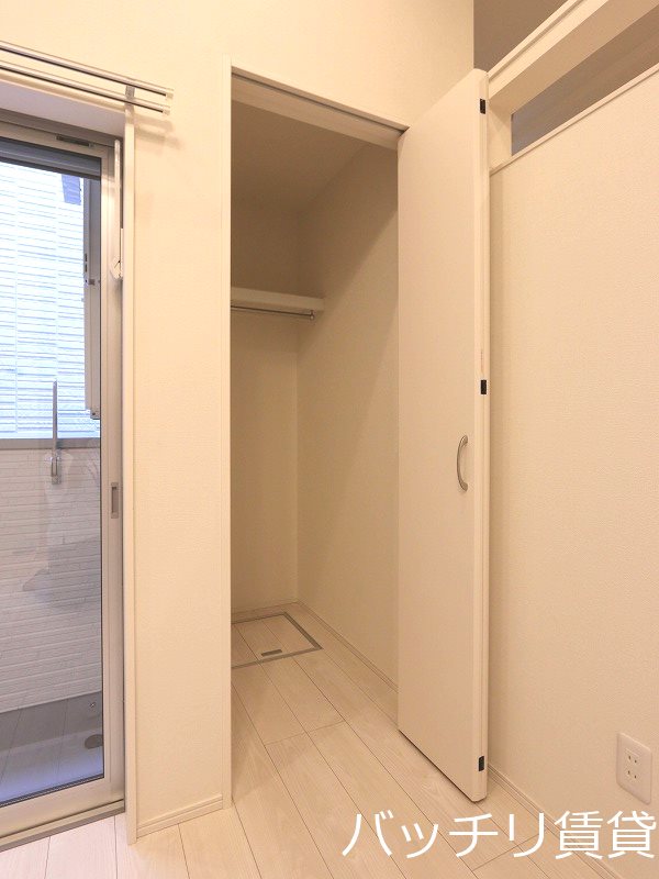収納　画像は同型タイプの為、現状を優先致します。