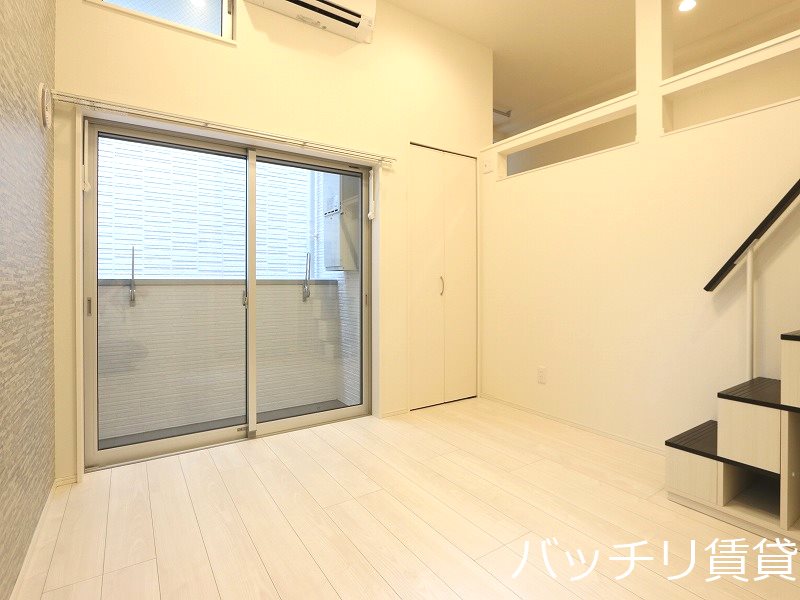 玄関　画像は同型タイプの為、現状を優先致します。