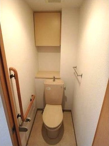 トイレ　バストイレ別です