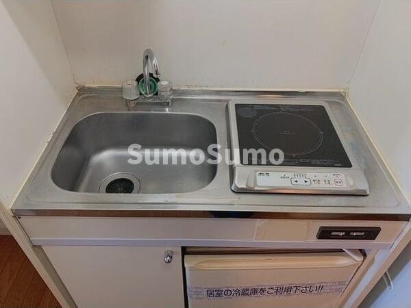 キッチン　コンパクトなキッチンで掃除もラクラク