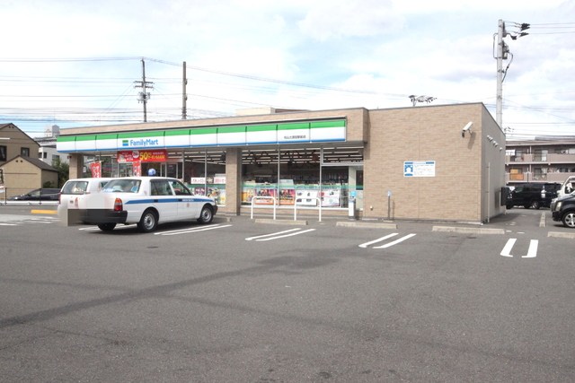 コンビニ　ファミリーマート　松山土居田駅前店（コンビニ）まで350m