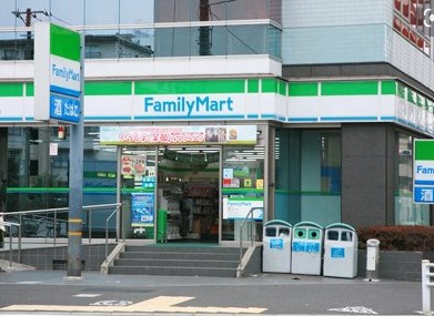 コンビニ　ファミリーマート 辰巳一丁目店（コンビニ）まで199m