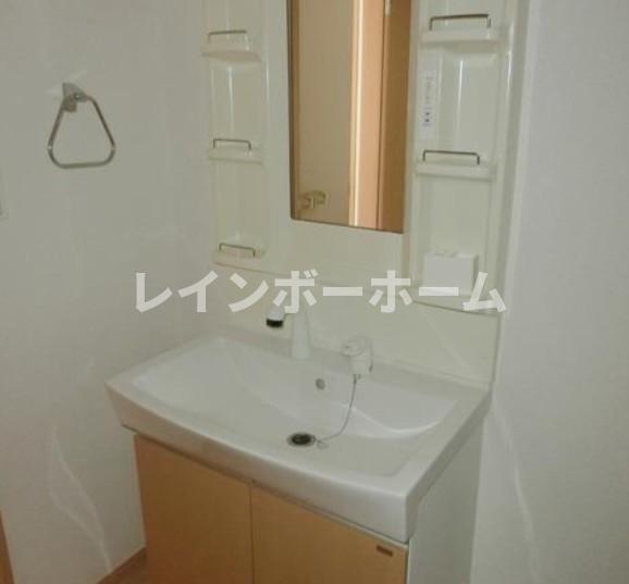 洗面設備　使いやすい洗面所です