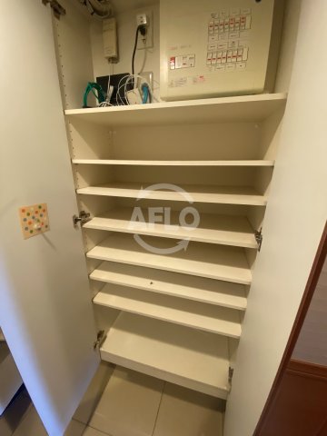 収納　ファインクオーターシティ　シューズボックス