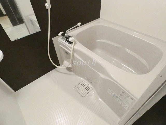バス・シャワールーム　浴室乾燥機つきのお風呂