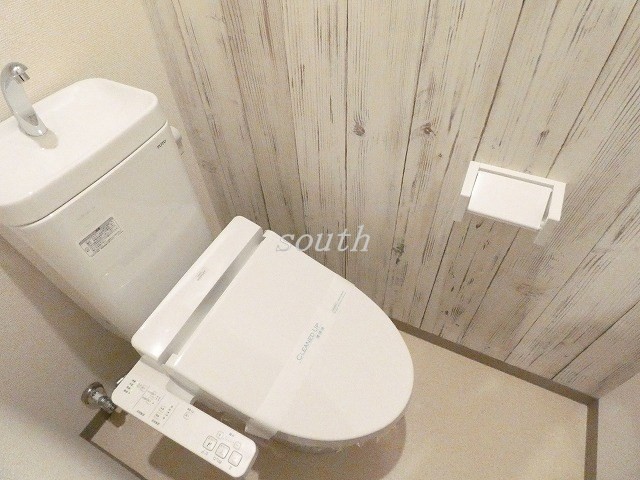 トイレ　ウォシュレットつきのトイレ