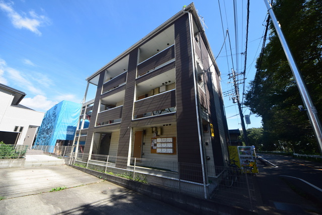 建物外観　～青い空が気持ちいいな～