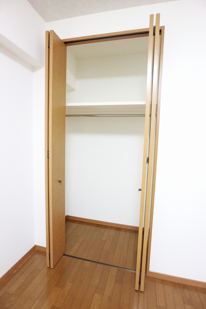収納　写真は別号室です。