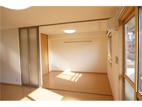 その他部屋・スペース　リビング隣り洋室